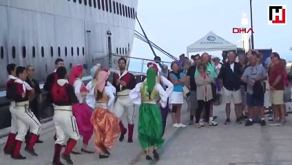 Dev turizm gemileri tatil cennetinde