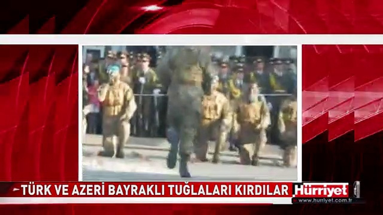 ERMENİSTAN ASKERLERİ TÜRK VE AZERİ BAYRAKLI TUĞ...