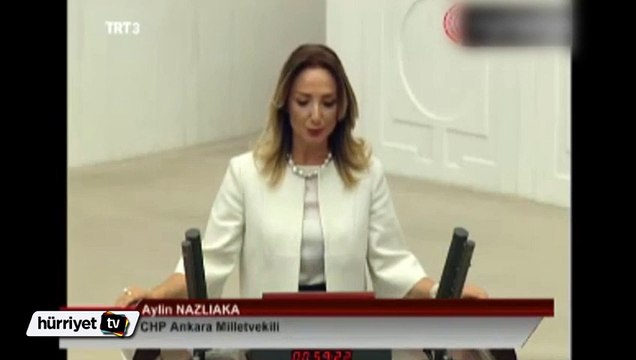 Aylin Nazlıaka kıyafetiyle dikkat çekti