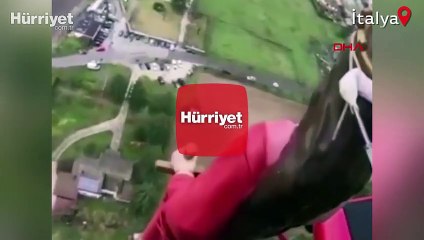 İtalya'da Azize Barbara heykeli, iptal edilen tören nedeniyle helikopterle taşındı