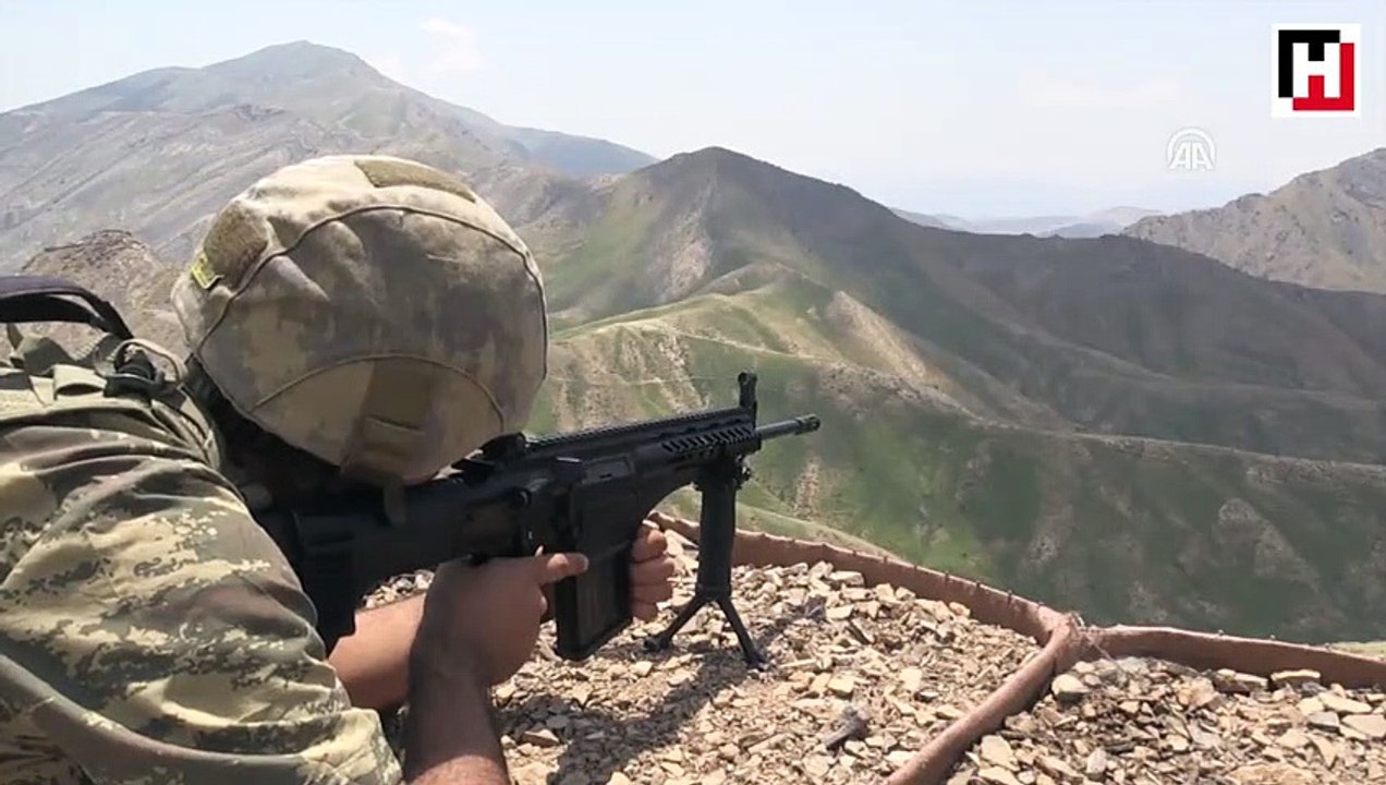 Baba oğul omuz omuza vatan nöbetinde