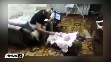 Kedi, bebeği babasından korudu