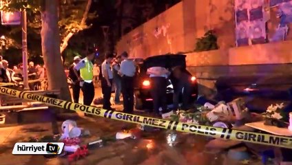 Kontrolden çıkan otomobil yol kenarındaki çiçekçiye çarptı: 1 ölü