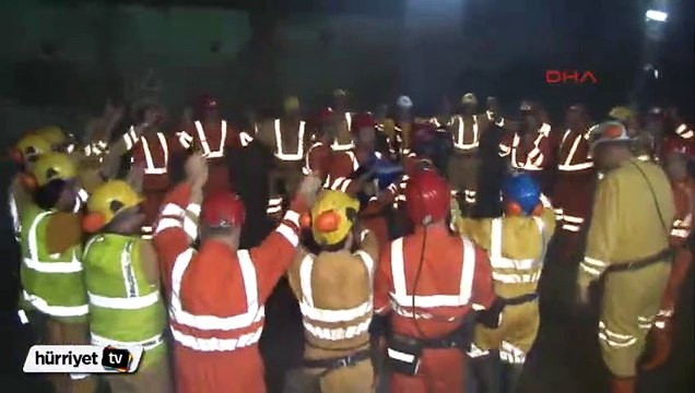 Yerin 600 metre altında horon teperek yeni yıla girdiler