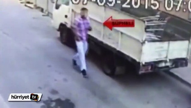 Bakırköy'de takip ettiği kadının evini soyan hırsız kamerada