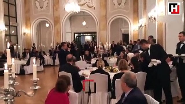 Sırbistan Dışişleri Bakanı'ndan Türkçe Şarkı