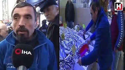 Dün 30 liraya satılan hamsi bugün 5 liraya düştü