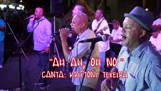AH AH, OH NO - KRIPTONY TEXEIRA CON GRUPO ESENCIA 45 CARNAVAL DEL PLATA, DORADO 12 FEB 2017