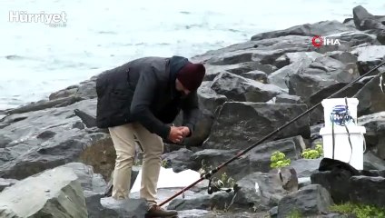 Yasağa uymayan vatandaşlar balık tutmaya devam ediyor