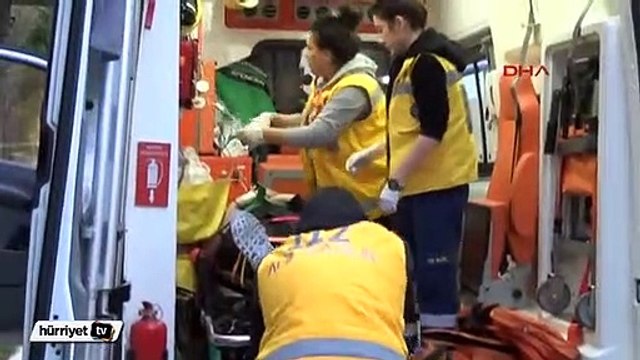 Bakırköy'de otomobil köprüden uçtu: 4 yaralı