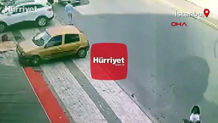 Esenyurt'ta kapkaççı dehşeti  çantasını aldıkları kadını böyle sürüklediler