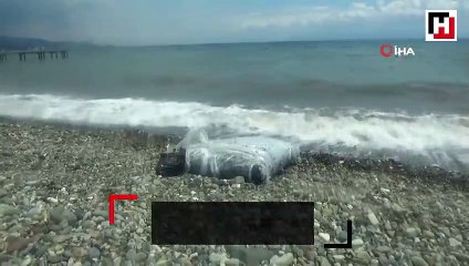 Uyuşturucu paketleri karaya vurdu