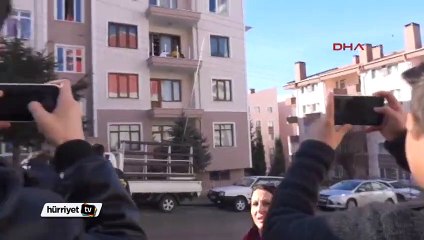 Balkon korkuluğu takarken yüksek gerilime kapılan usta öldü