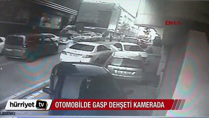Esenyurt'taki otomobilde gasp dehşeti kamerada