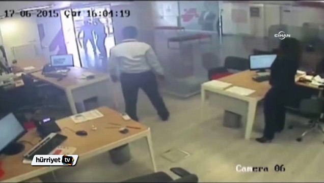 Pompalı tüfekli banka soygunu kamerada