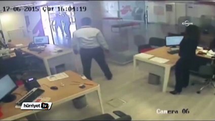 Pompalı tüfekli banka soygunu kamerada