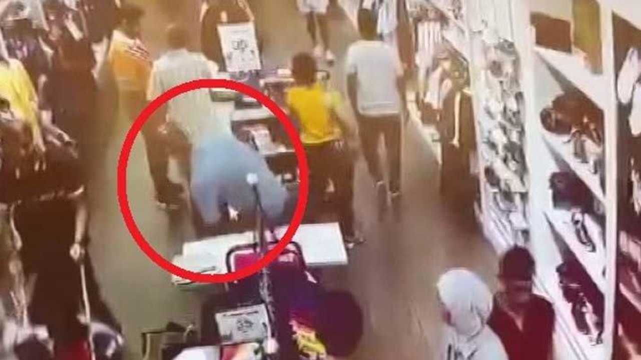 Beyoğlu'nda takip ettiği kadının çantasını çalan hırsız suçüstü yakalandı 