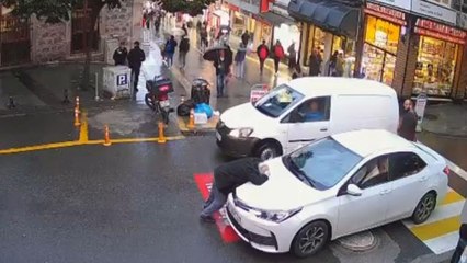 Giresun'da 'ilginç' kaza: Duran otomobilin önüne atlayıp kendini yere bıraktı