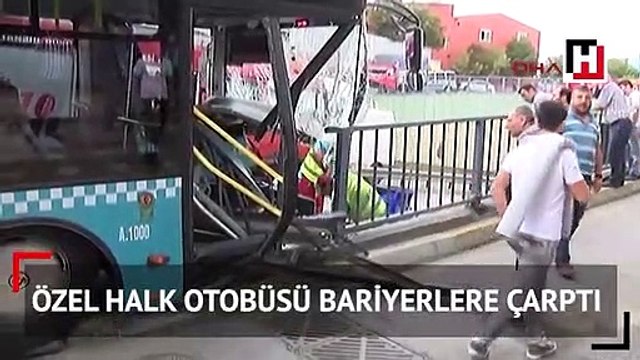 Gaziosmanpaşa'da özel halk otobüsü kaza yaptı