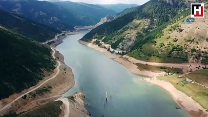 Sular altında kalan köy havadan görüntülendi