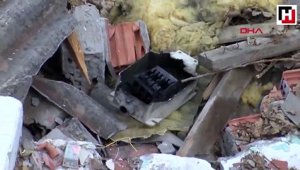 Molozların arasında oynayan çocuk elektrik akımına kapıldı