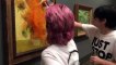 Des militants écologistes ont jeté de la soupe sur les "Tournesols" de Van Gogh à la National Gallery de Londres - Regardez
