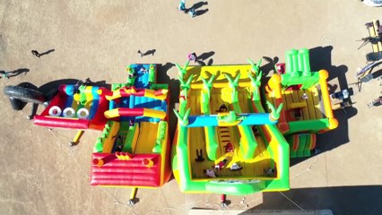 Van'da kırsaldaki çocuklar seyyar oyun parkında eğlendi