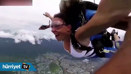 Paraşütle atladıktan sonra havada ayılıp bayılan kadın