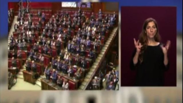Fontana eletto presidente Camera saluta il Papa: standing ovation
