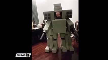 Yaratıcı babadan harika Cadılar Bayramı kostümü