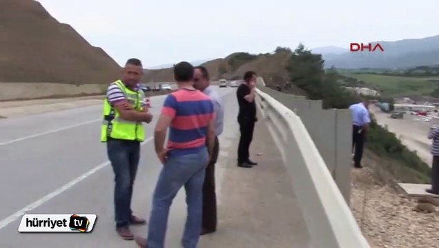 Otomobil HES inşaatına uçtu: Biri bebek 2 ölü, 3 yaralı