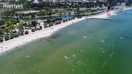 Menekşe Plajı’nda bayram yoğunluğu havadan görüntülendi