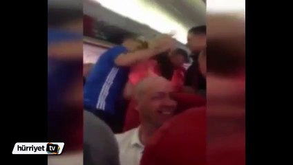 Bekarlığa veda partisine giderken uçağı birbirine kattılar