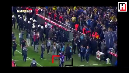 Tolga Zengin'den güvenlik görevlisine yumruk!