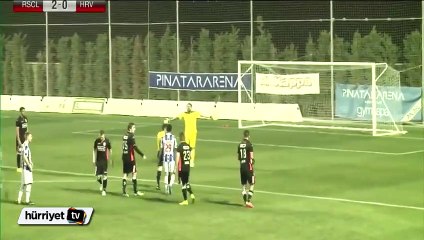 Hakemin kararına kızan Heerenveenli oyuncular sahayı terk ettiler