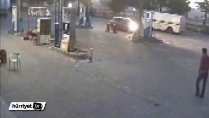 Silahlı gasp güvenlik kamerasında