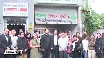 CHP Berlin birliği yanan camiyi ziyaret etti