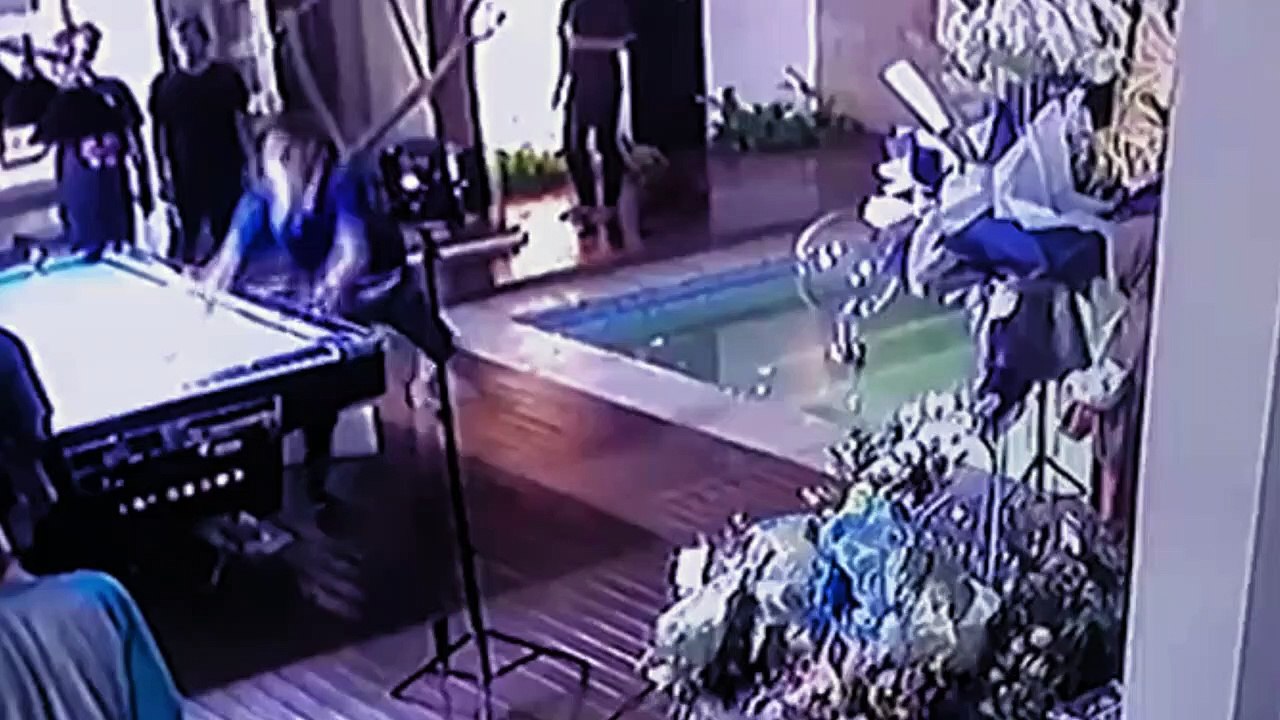 DETIK2 RIZKY BILLAR LEMPAR BOLA BILIAR KE LESTI KEJORA (ZOOM&SLOW MOTION)
