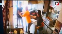 Eşiyle kavga eden adam kendisini uyaran esnafa ekmek bıçağıyla saldırdı