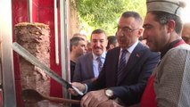 Cumhurbaşkanı Yardımcısı Oktay, esnaf ziyaretinde bulundu