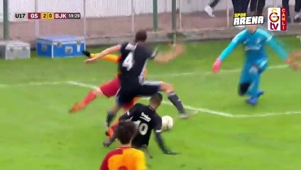 Günün ilk derbisinde iki olay pozisyon!