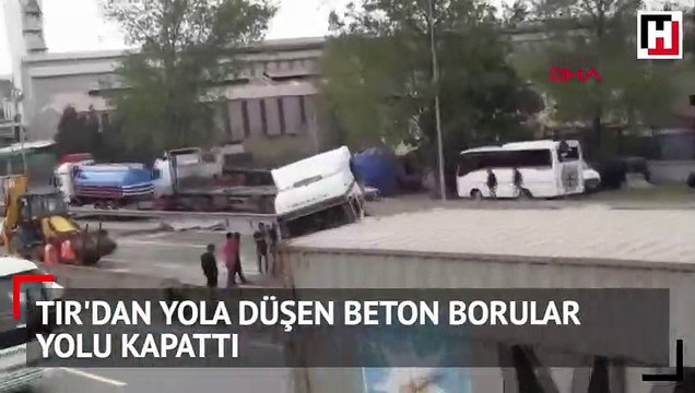 TIR'dan yola düşen beton borular yolu kapattı