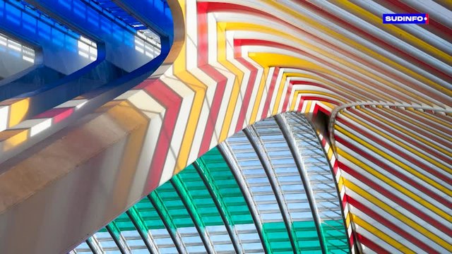Inauguration de l’œuvre colorée de l’artiste Daniel Buren sur la gare Calatrava à Liège