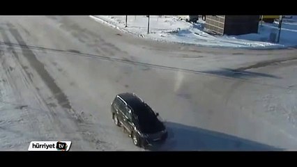 Kamyon ile beton mikseri böyle çarpıştı