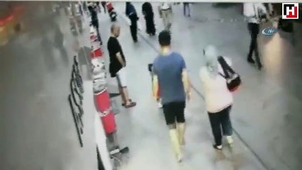 Küçük kızın ölümden döndüğü anlar kamerada