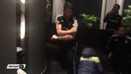 Köksal baba Beşiktaşlı futbolcuyu dövdü