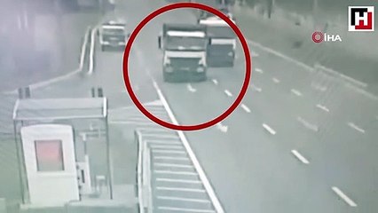 Direksiyonda beyin kanaması geçiren şoför faciayı önledi