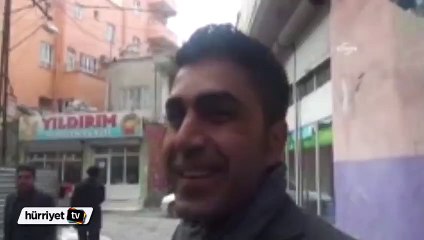 Üzerinde durdukları duvarı, beton kırma makinesiyle kestiler