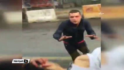 Kadınla laf atan erkeğin kavga anı kamerada
