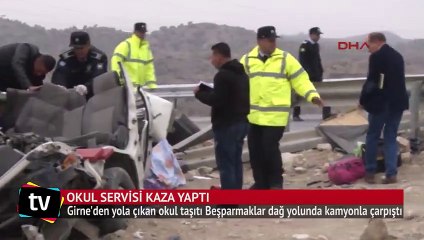 Okul servisi kamyonla çarpıştı